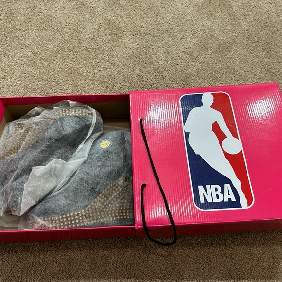 Official NBA Indiana Pacers “The Rookie” booties. Size 8- only worn once. - Picture 3 of 11
